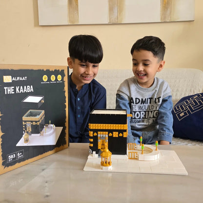 Kaaba Bauset von ALIFAAT – fertig gebautes Modell mit Kiswah und Hatīm